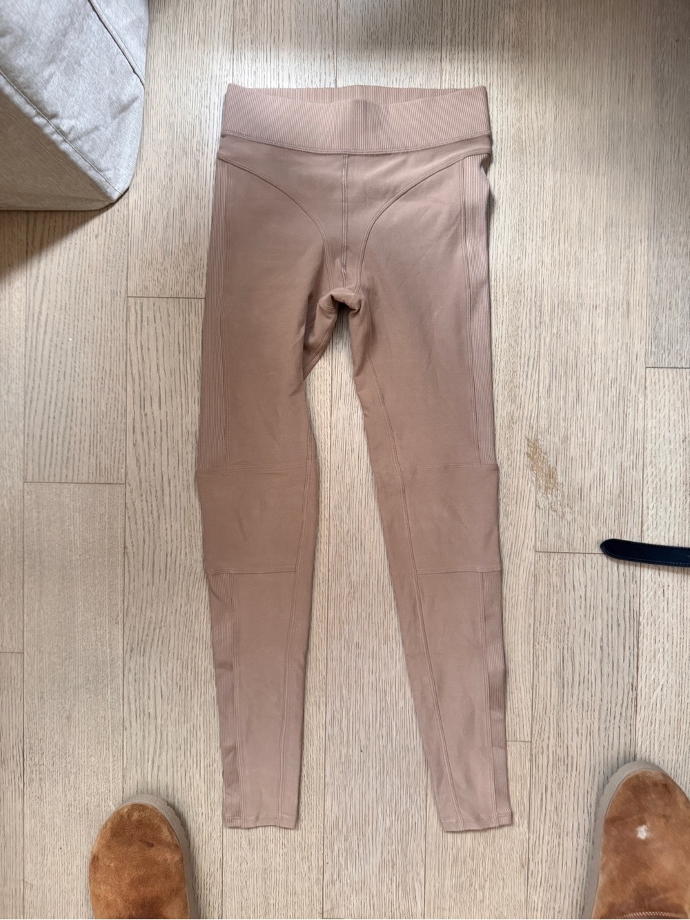 Alo Neutral-Tone Leggings - Taupe